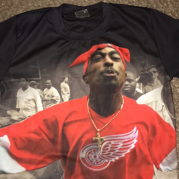 Sneak Gallery Tupac Red Wing t-shirt - Picture 4 of 6